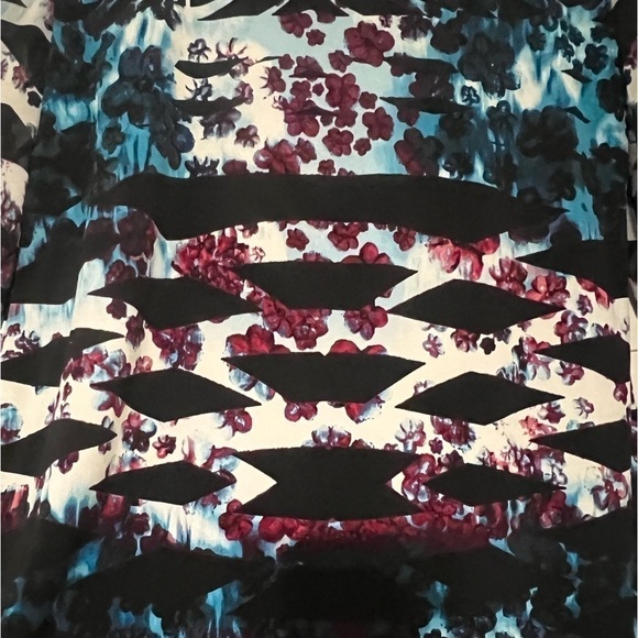 Vibrant Dress - Picture 3 of 6